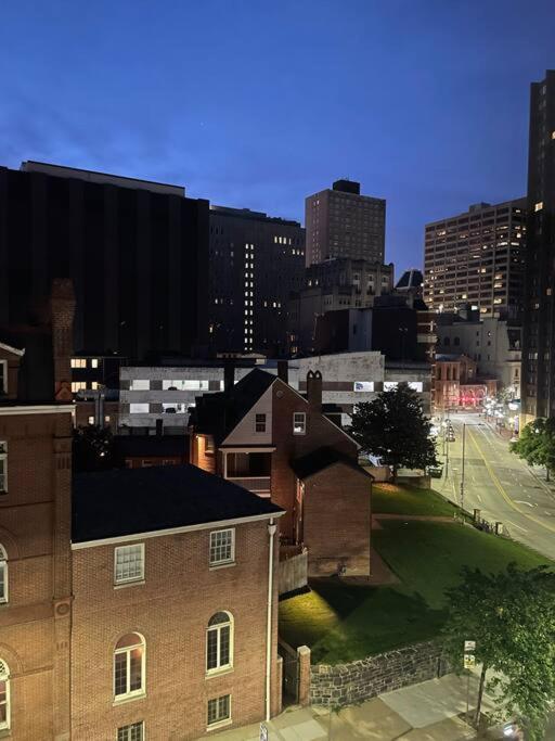 Ferienwohnung Cozy, High Rise, Large Studio Facing Downtown . Baltimore Exterior foto