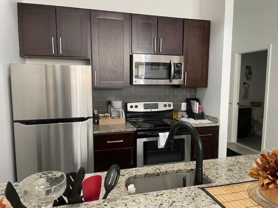 Ferienwohnung Cozy, High Rise, Large Studio Facing Downtown . Baltimore Exterior foto