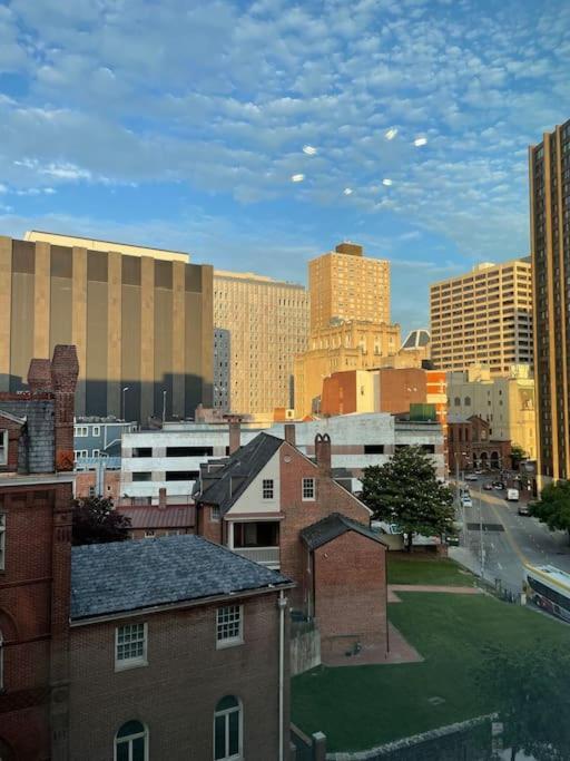 Ferienwohnung Cozy, High Rise, Large Studio Facing Downtown . Baltimore Exterior foto